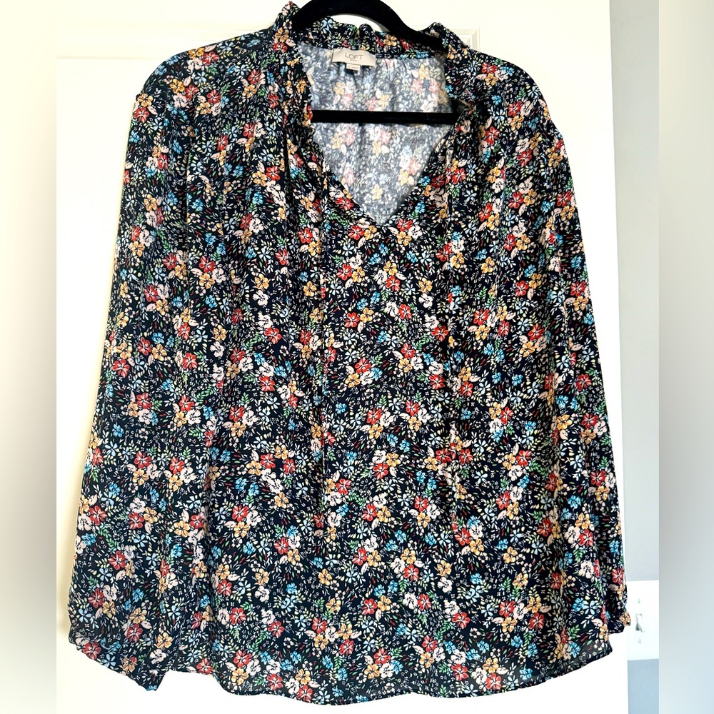 Women’s Loft Outlet Long Sleeved Top